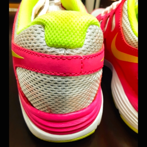 Nike - Picture 6 of 6